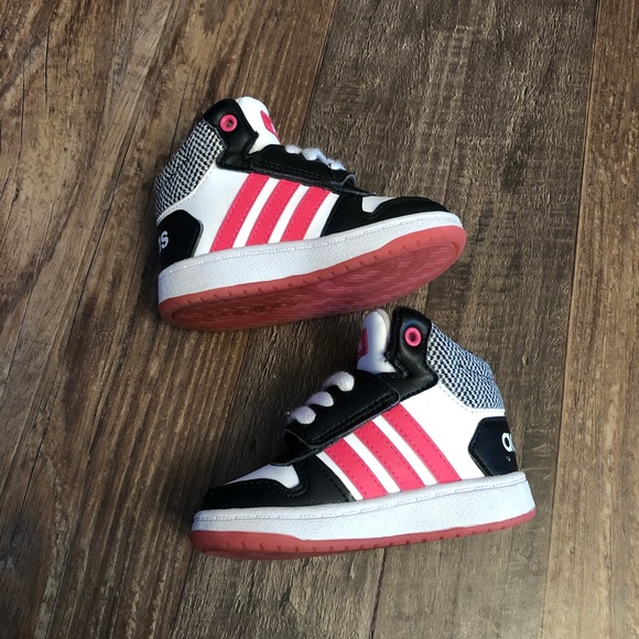 adidas - Like New Girls Adidas - Picture 2 of 6